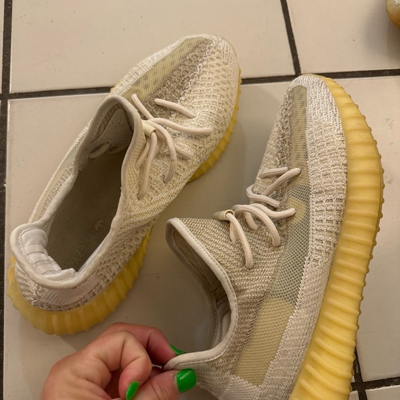 Size 9.5 - adidas Yeezy Boost 350 V2 Natural - Picture 4 of 5